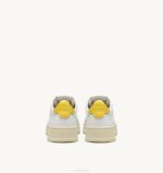 גברים Autry נעלי ספורט נמוכות מדליסטיות בצבעי עור לבן וצהובVJ4H8 - Image 3